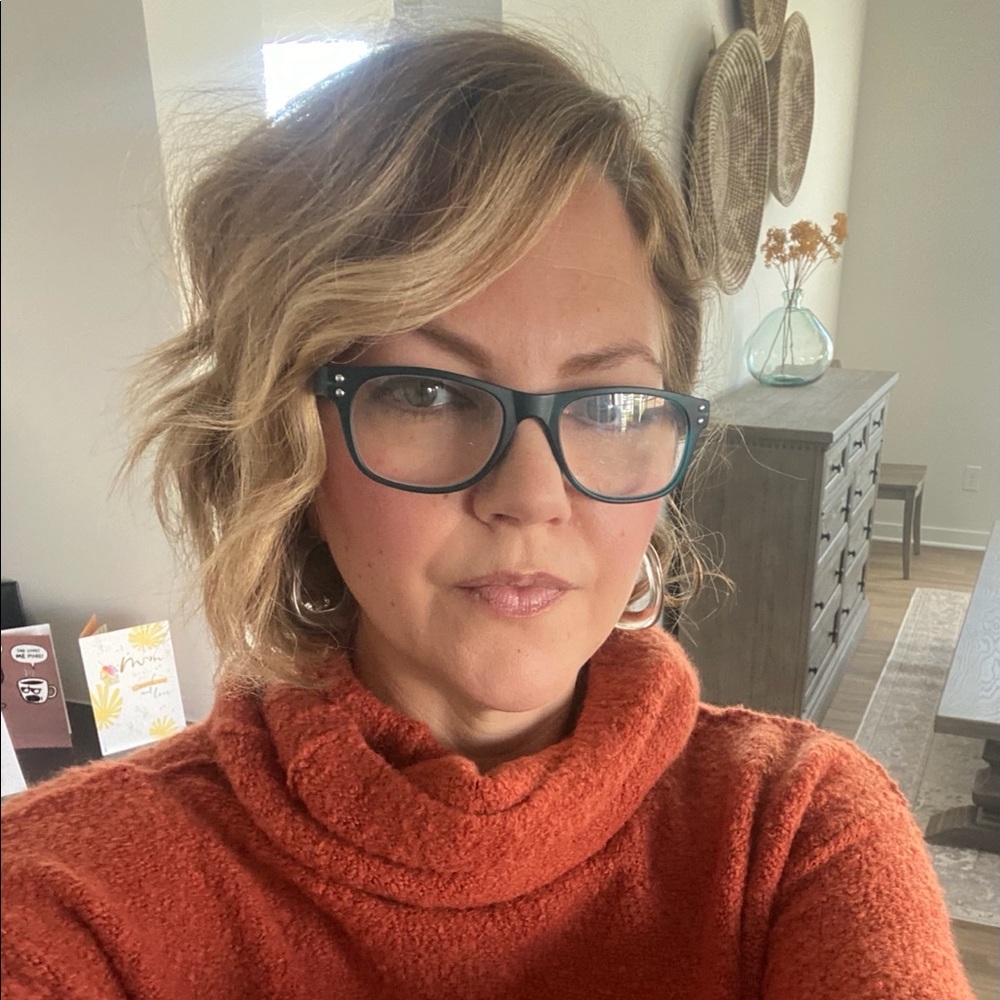 Meet your Posher, Luci